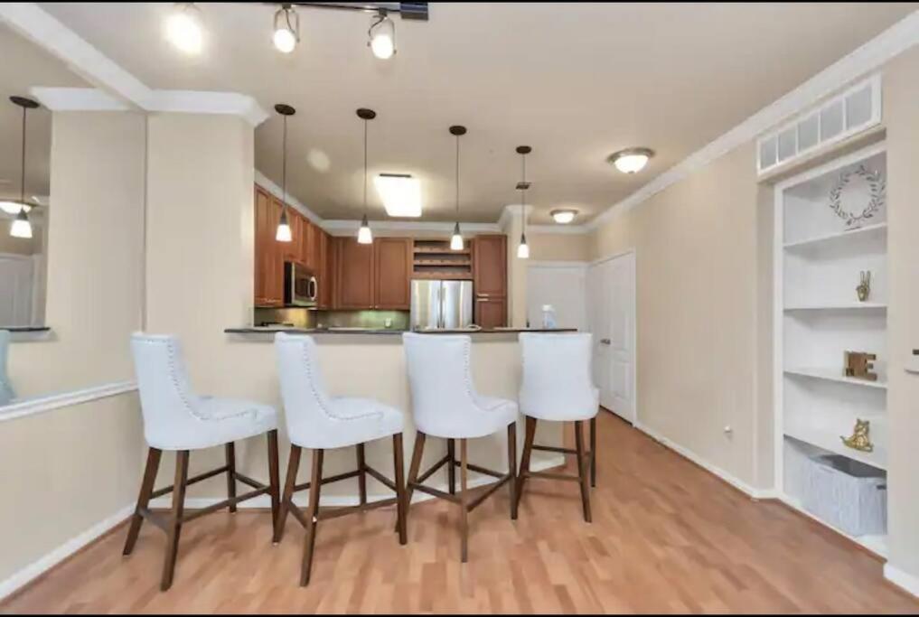 Modern Condo Near Texas Medical Center W Free Parking Houston Ngoại thất bức ảnh