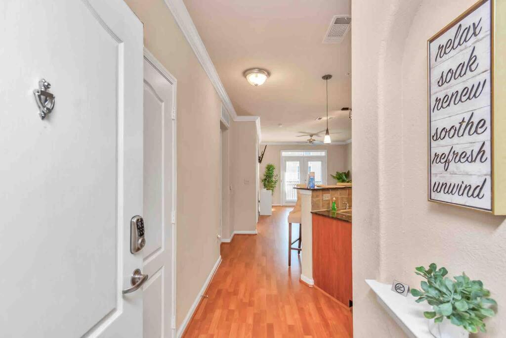 Modern Condo Near Texas Medical Center W Free Parking Houston Ngoại thất bức ảnh